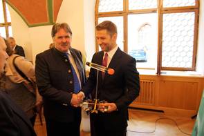 Der ehemalige Fußball-Nationalspieler Thomas Hitzlsperger erhält den DJK-Ethik-Preis.