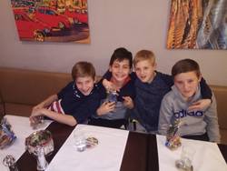 Herrenfußball im DJK-SV Edling Zwei Herren-Fußballspieler im Zweikampf während eines Spiels.